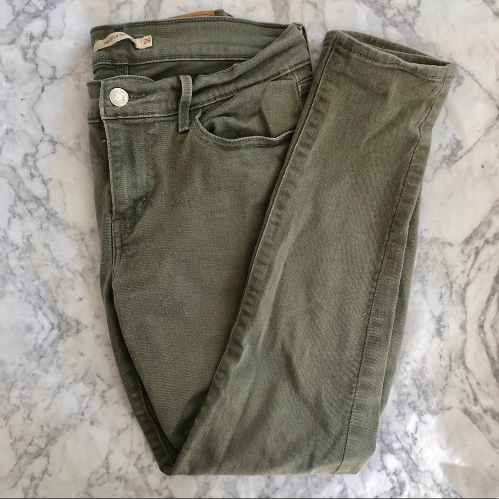 710 Super Skinny Levi’s